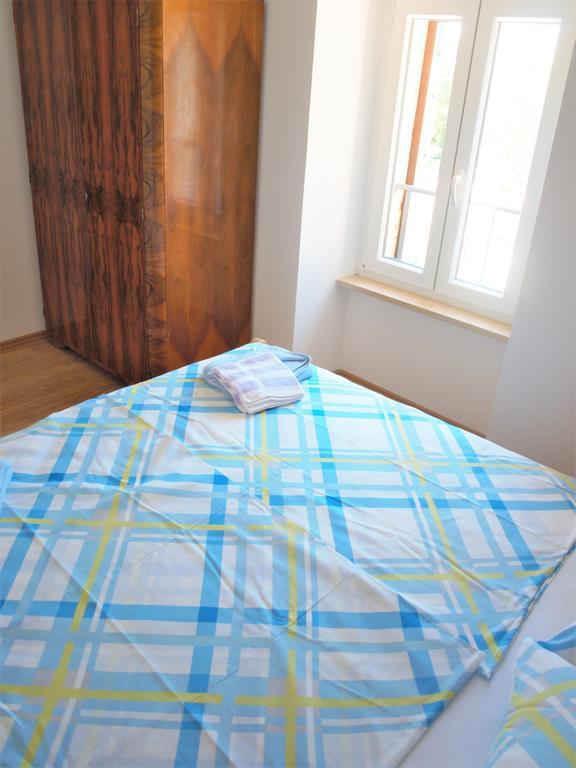 Apartment Rado Vrbnik Buitenkant foto