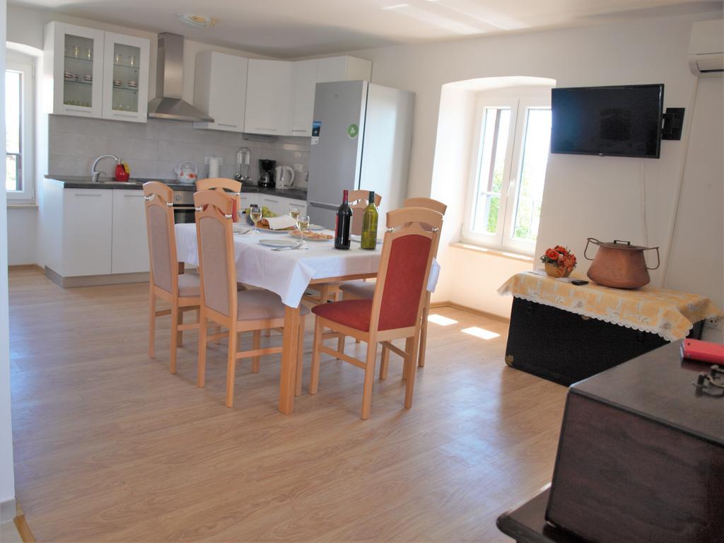 Apartment Rado Vrbnik Buitenkant foto